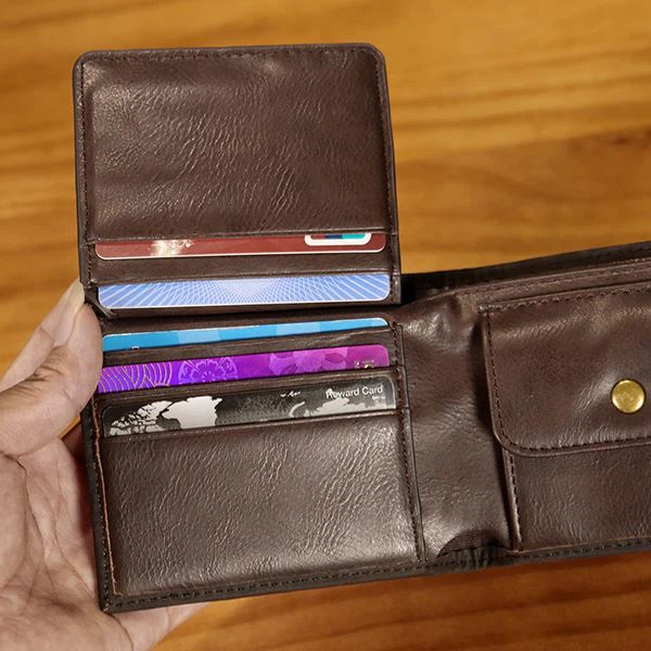 wallet with coin pocket